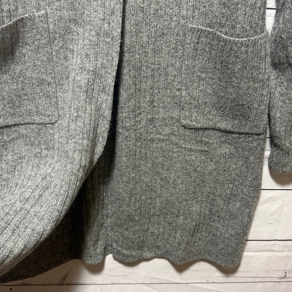 Uniqlo 100% wool long Cardigan - Picture 3 of 5